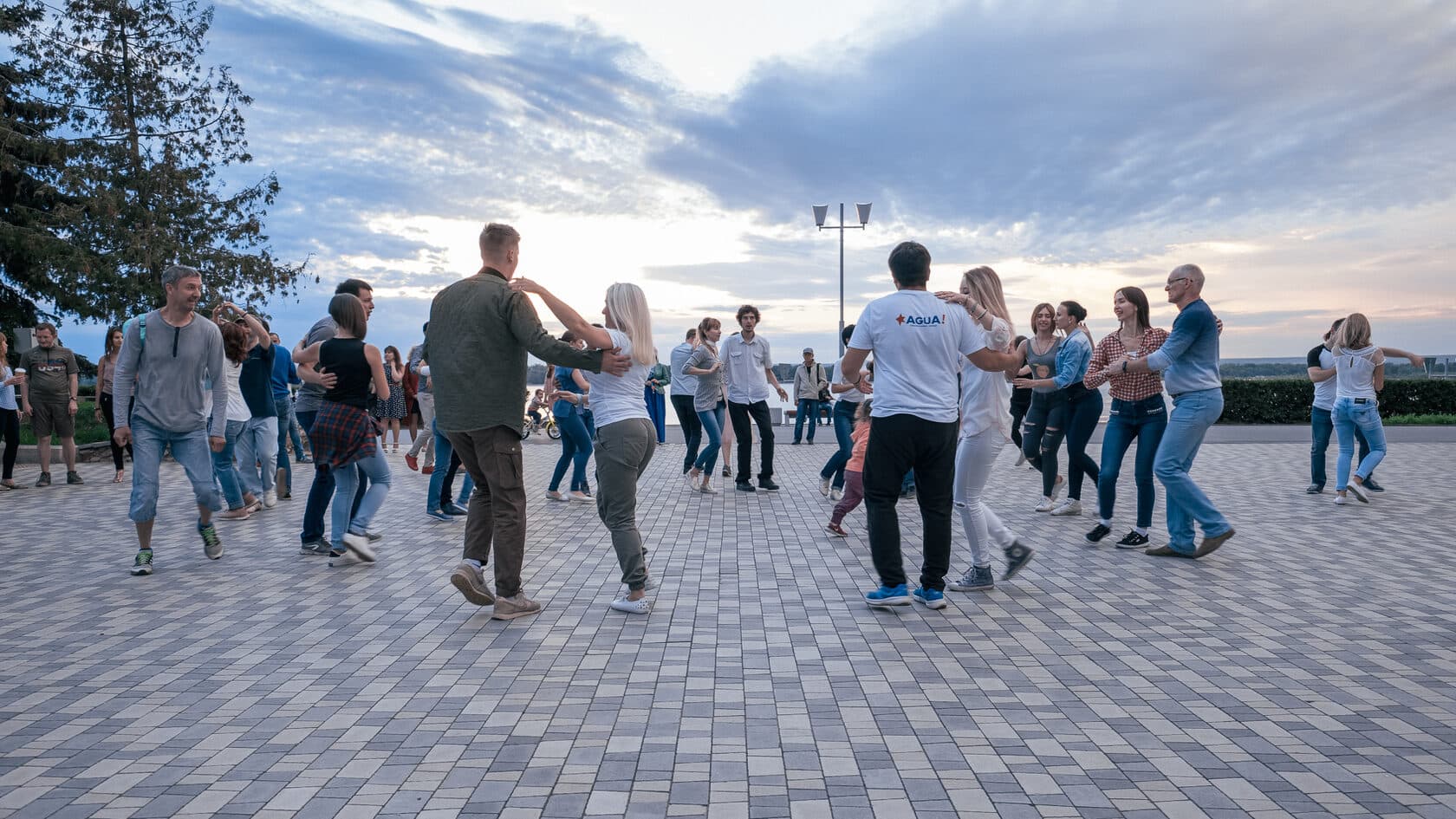 Социальные танцы